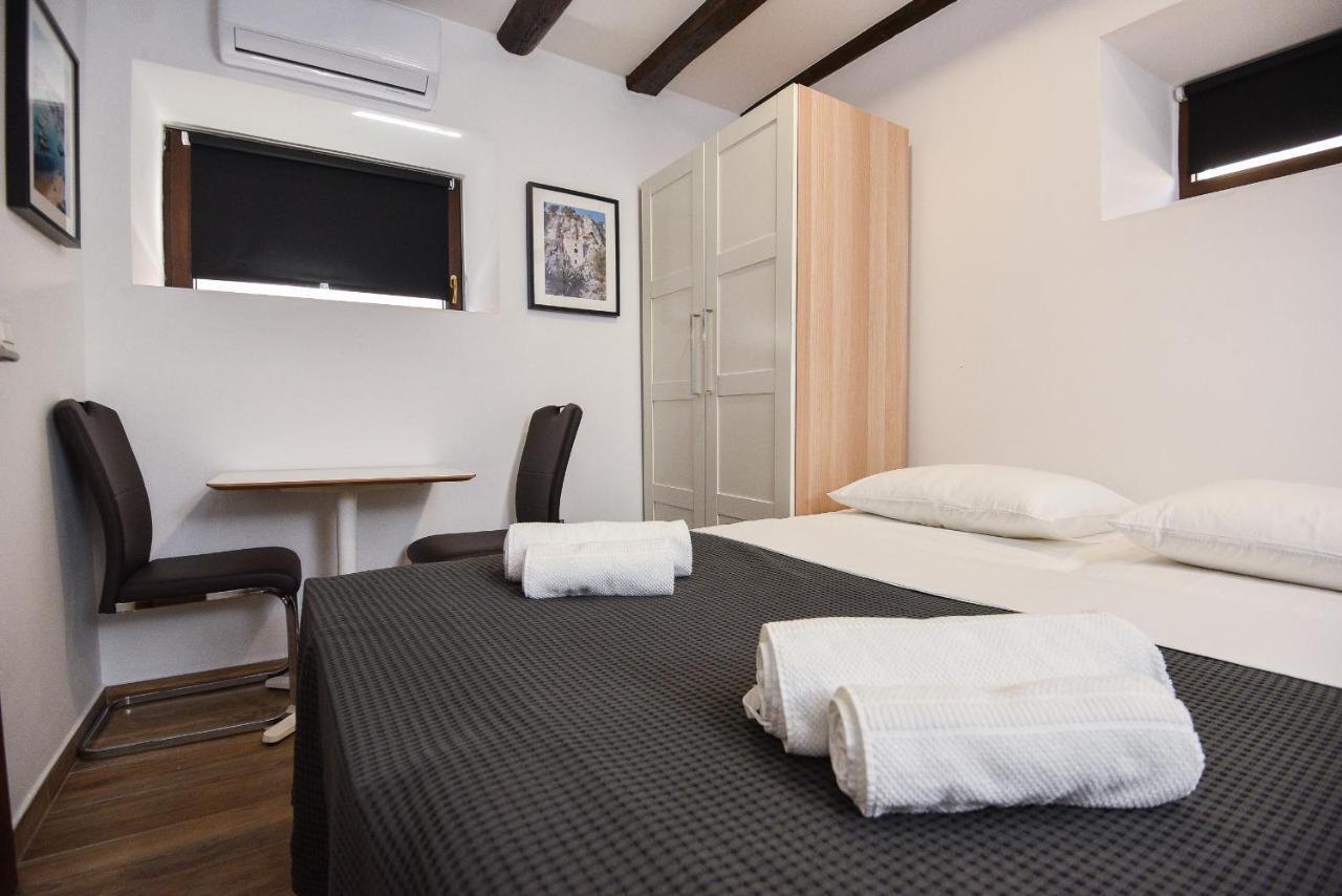Old Town Inn Pula Dış mekan fotoğraf